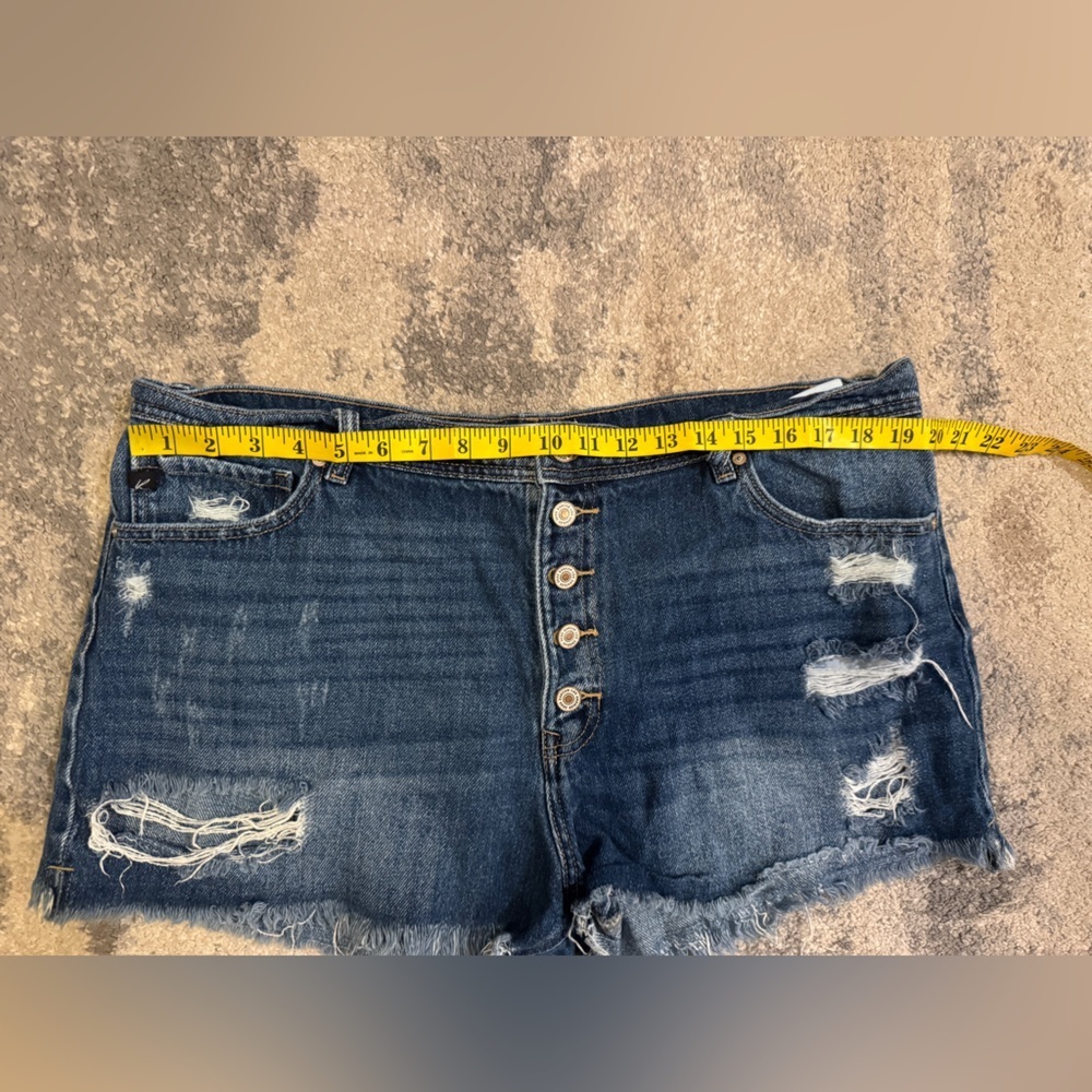 Kancan Distressed Denim Shorts - Picture 5 of 7